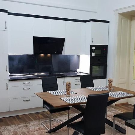 Pannonia Best Home Budapest Bagian luar foto